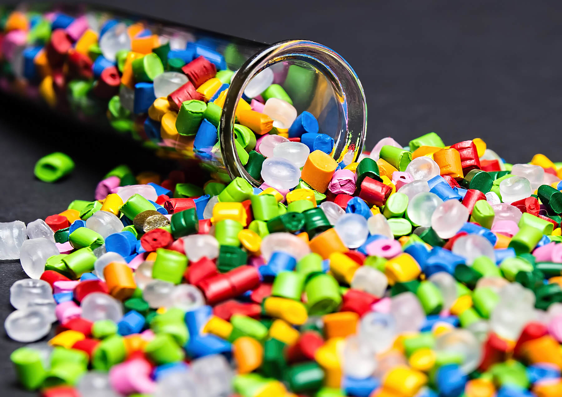 Plastic injection coloured pellets